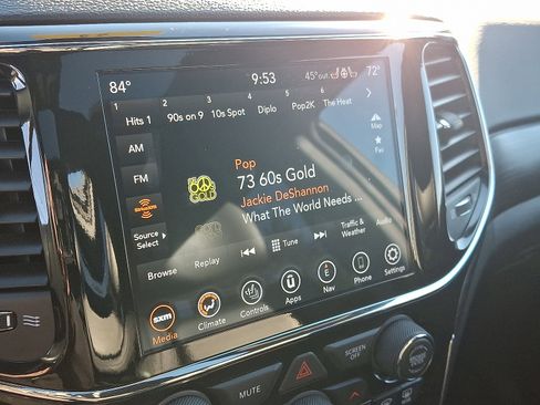 Used 2022 Jeep Grand Cherokee Laredo X image 18