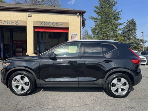 Used 2020 Volvo XC40 T5 Momentum AWD/4WD image 4