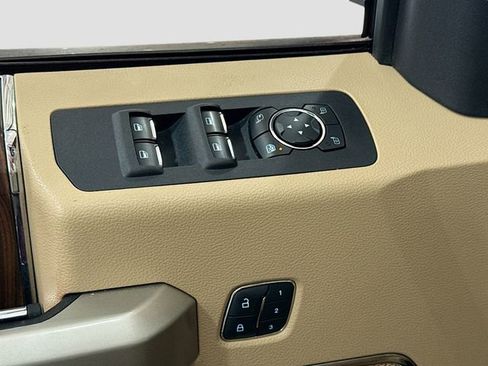 Used 2016 Ford F150 Lariat image 18