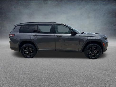 Used 2023 Jeep Grand Cherokee L Laredo AWD/4WD image 12