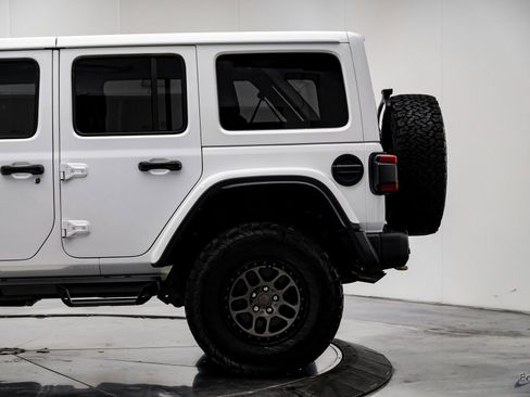 Used 2022 Jeep Wrangler Unlimited Rubicon w/ Xtreme Recon 35" Tire Package image 9