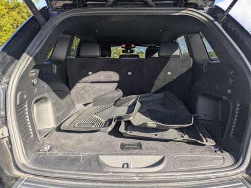 Used 2022 Jeep Grand Cherokee Laredo X image 15