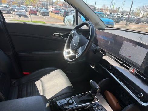Used 2024 Kia Sportage SX image 9