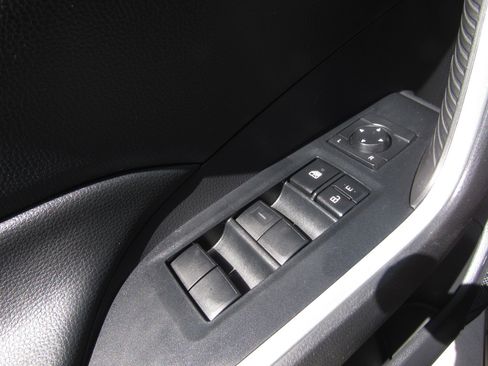 Used 2021 Toyota RAV4 XLE w/ XLE Grade Weather Package AWD/4WD image 22