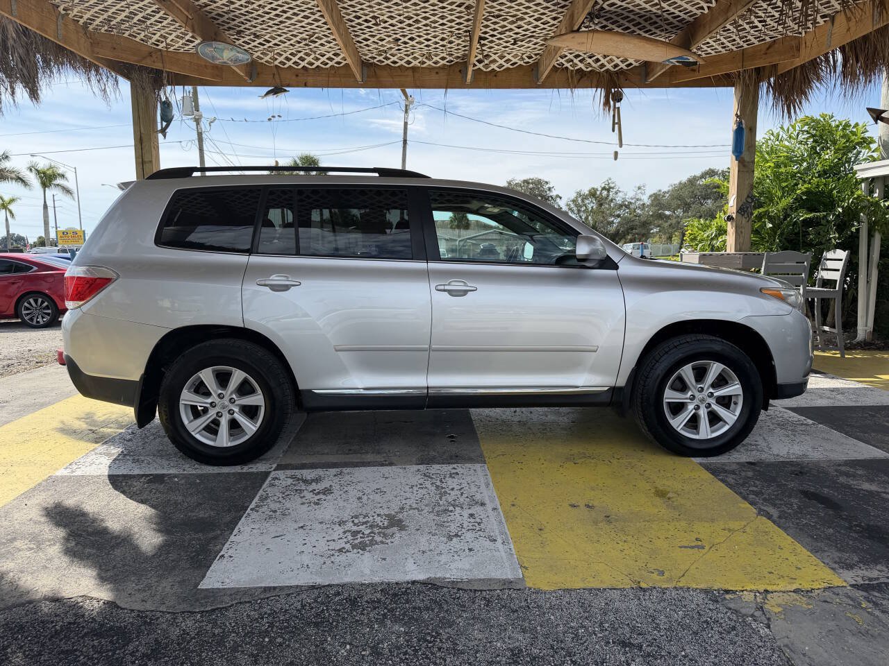 Used 2012 Toyota Highlander SE AWD/4WD image 4