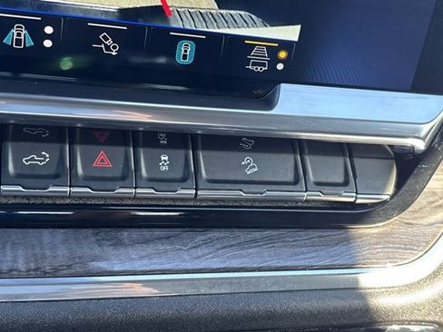 Used 2025 Chevrolet Silverado 2500 LTZ w/ LTZ Premium Package image 39