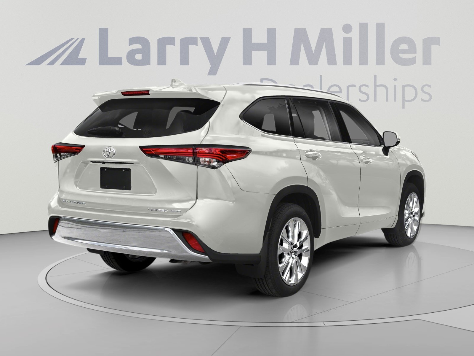 Used 2020 Toyota Highlander Limited FWD image 2