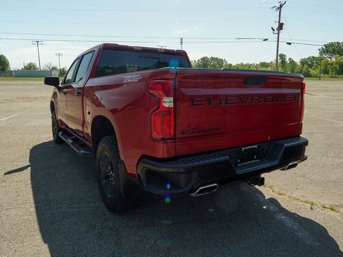 Used 2021 Chevrolet Silverado 1500 LT Trail Boss w/ Convenience Package II AWD/4WD image 4