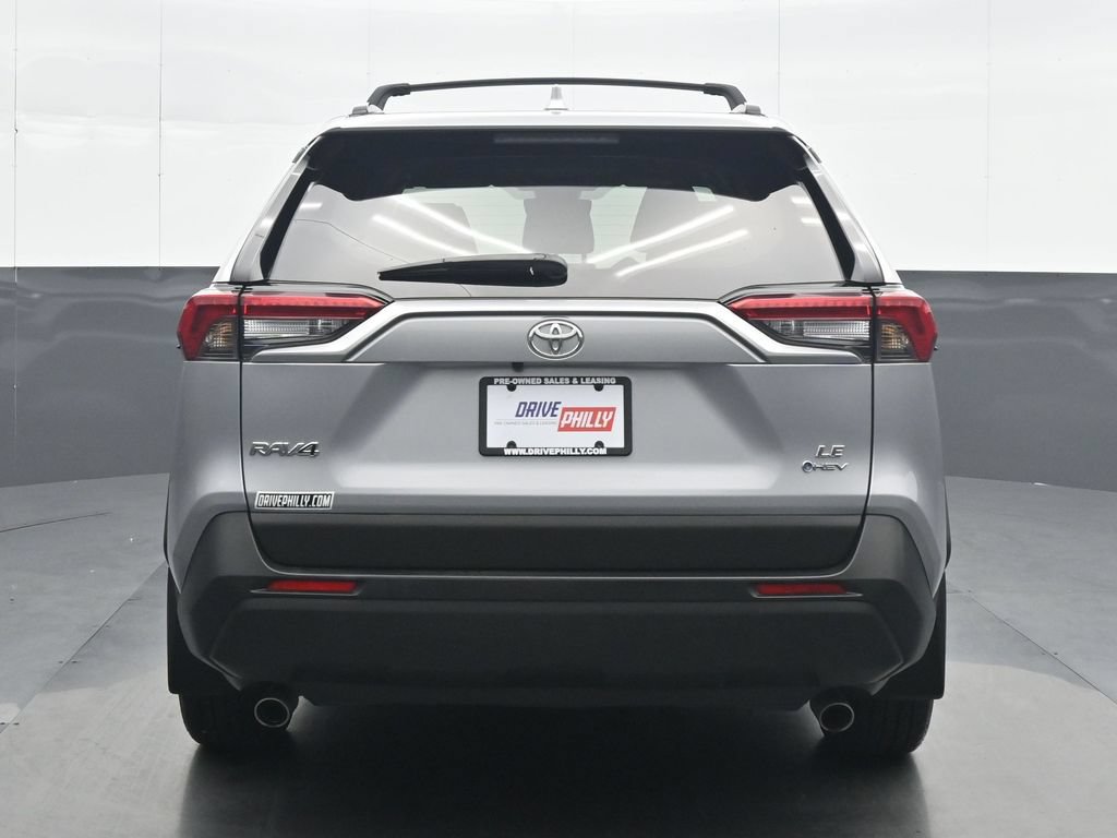 Used 2025 Toyota RAV4 LE AWD/4WD image 5