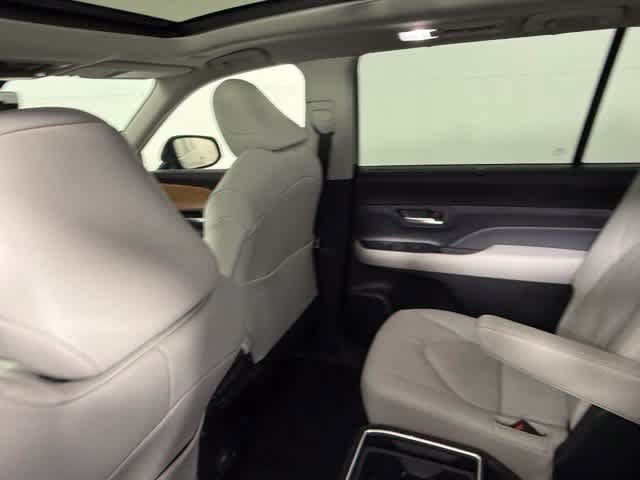 Used 2026 Toyota Grand Highlander AWD image 41