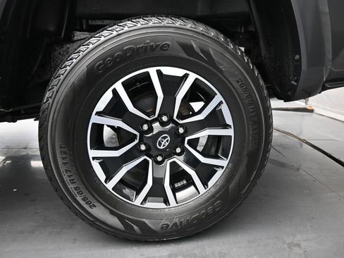 Used 2022 Toyota Tacoma TRD Sport image 15
