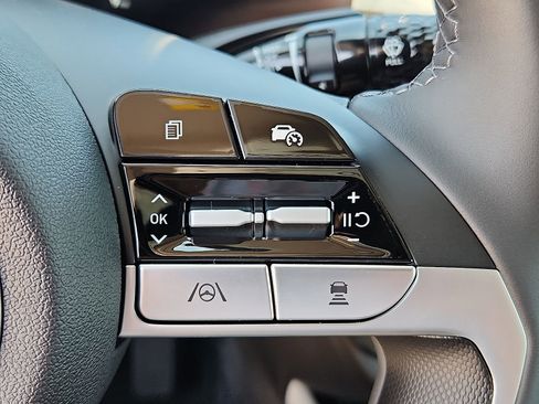 New 2025 Hyundai Elantra Limited image 20