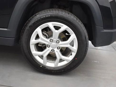 Used 2024 Jeep Compass Latitude AWD/4WD image 36