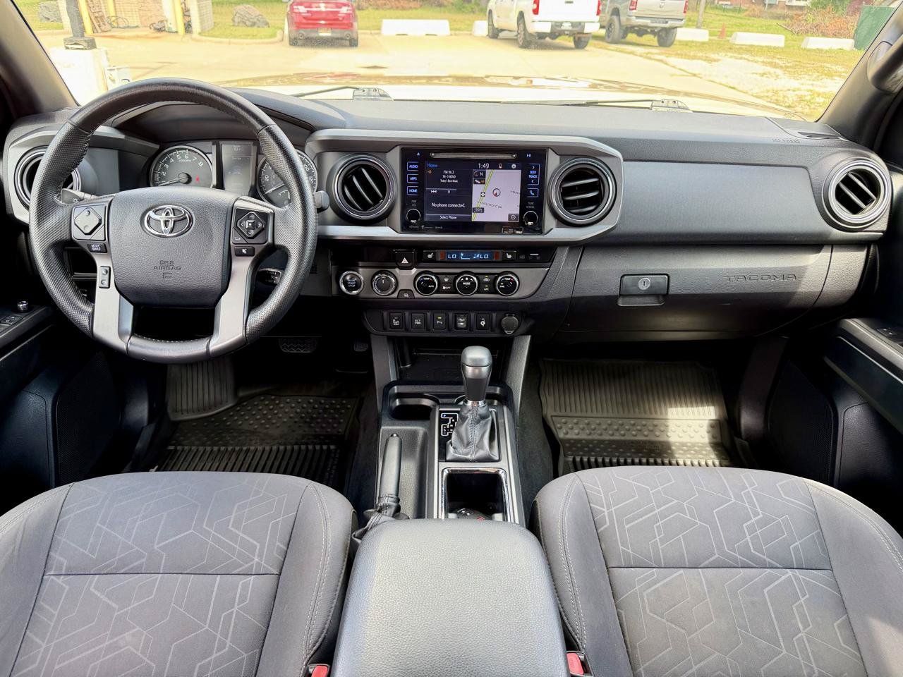 Used 2016 Toyota Tacoma TRD Off-Road w/ Premium & Technology Package AWD/4WD image 21