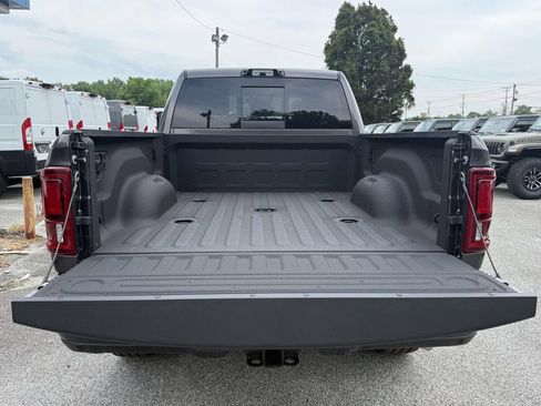 New 2026 RAM 2500 Laramie AWD/4WD image 25
