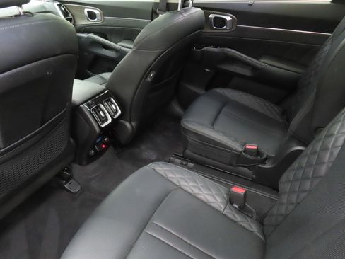 Used 2023 Kia Sorento SX Prestige image 22