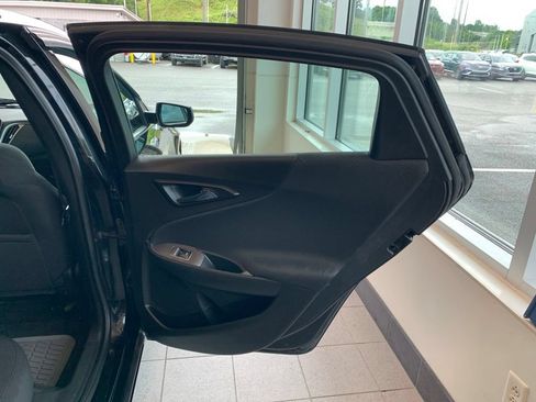 Used 2022 Chevrolet Malibu RS FWD image 17