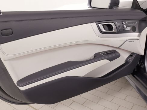 Used 2017 Mercedes-Benz SL 450 image 30