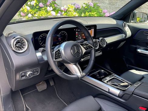 Used 2026 Mercedes-Benz GLB 250 4MATIC image 13