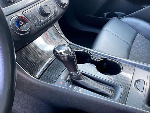 Used 2020 Chevrolet Impala LT FWD image 15