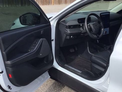 Certified 2022 Ford Mustang Mach-E Premium image 17