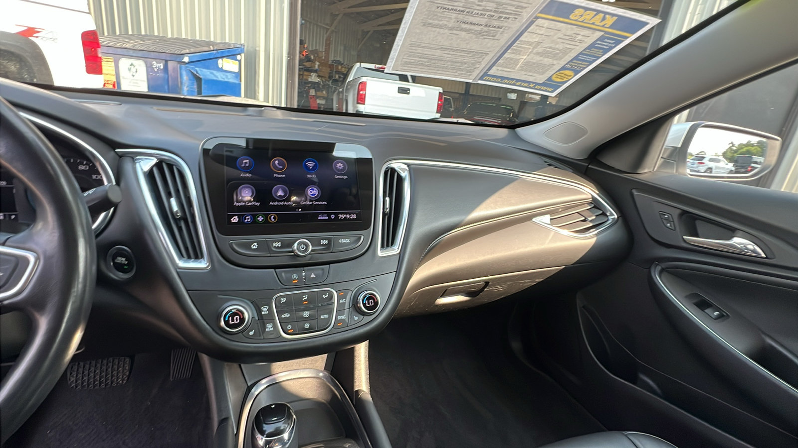 Used 2020 Chevrolet Malibu LT w/ Leather Package FWD image 13