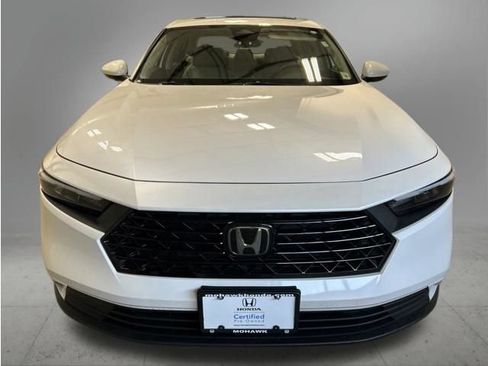 Certified 2023 Honda Accord EX image 10