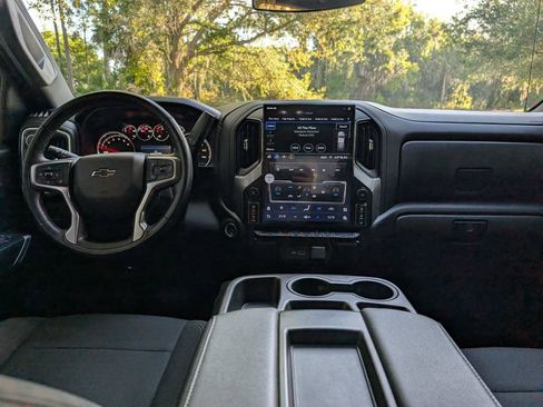 Used 2022 Chevrolet Silverado 1500 RST AWD/4WD image 11