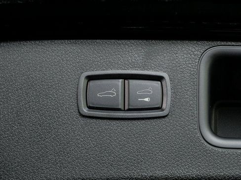 Certified 2026 Porsche Macan Turbo AWD/4WD image 32