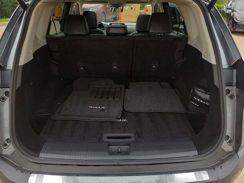 Used 2023 Nissan Rogue SL w/ SL Premium Package FWD image 8