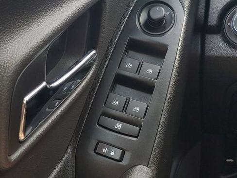 Used 2016 Chevrolet Trax LS FWD image 23