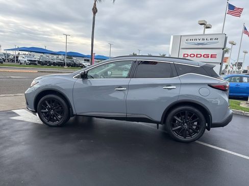 Used 2023 Nissan Murano SV w/ SV Midnight Edition Package image 9