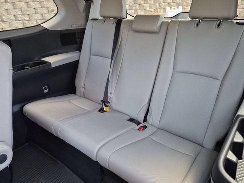 Used 2025 Toyota Grand Highlander AWD Hybrid image 36