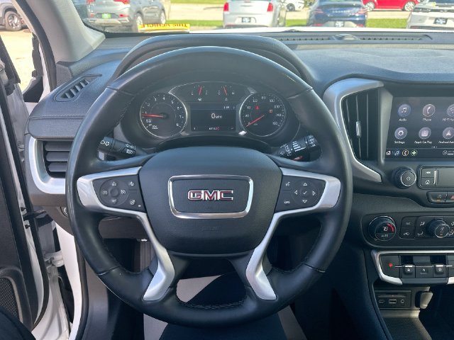 Used 2024 GMC Terrain SLT AWD/4WD image 14