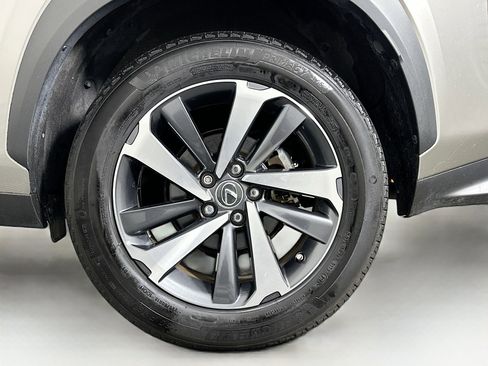 Used 2018 Lexus NX 300 FWD image 11