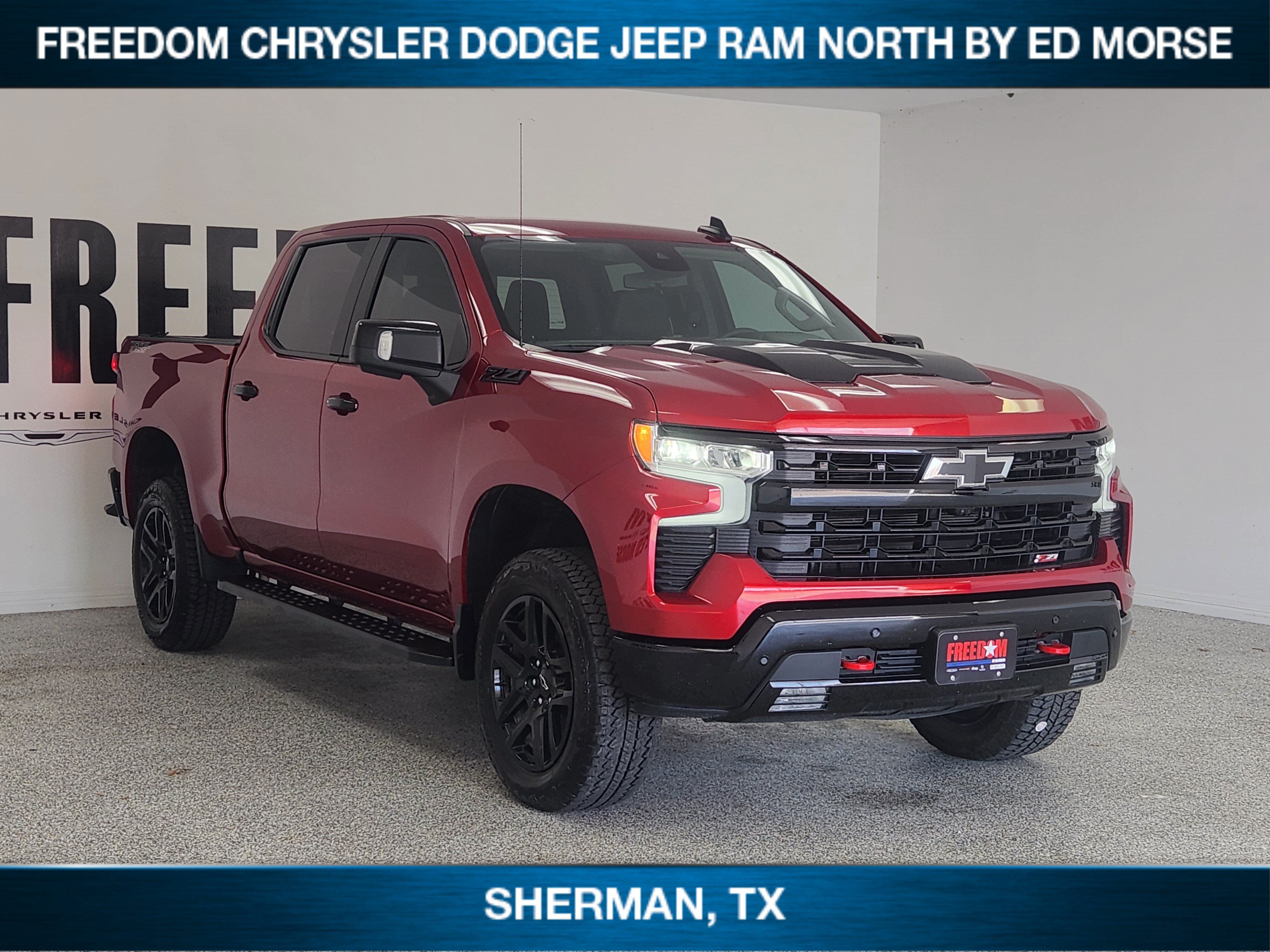 Used 2026 Chevrolet Silverado 1500 LT Trail Boss w/ LT Trail Boss Premium Package AWD/4WD image 2