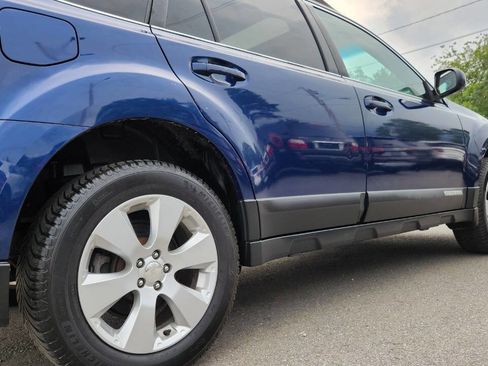 Used 2011 Subaru Outback 2.5i Premium image 16