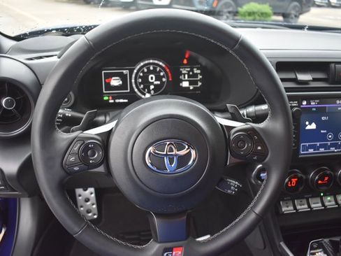 Used 2025 Toyota GR86 Premium RWD image 17