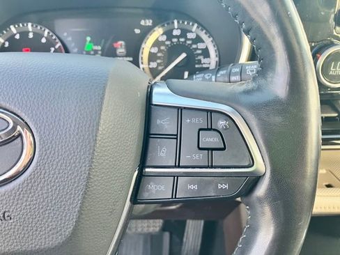 Used 2020 Toyota Highlander Limited image 6
