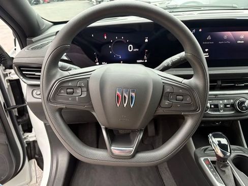 Certified 2024 Buick Envista Preferred image 33