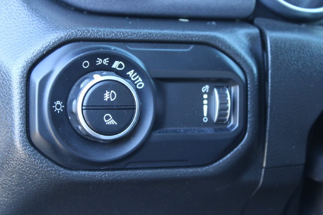 Used 2023 Jeep Gladiator Mojave w/ Cold Weather Group AWD/4WD image 17