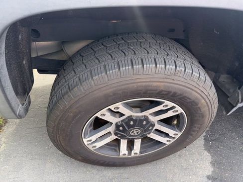 Used 2015 Chevrolet Colorado LT image 3