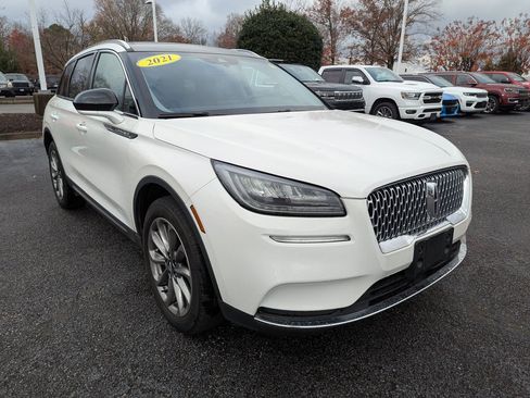 Used 2021 Lincoln Corsair AWD w/ Premium Package image 2