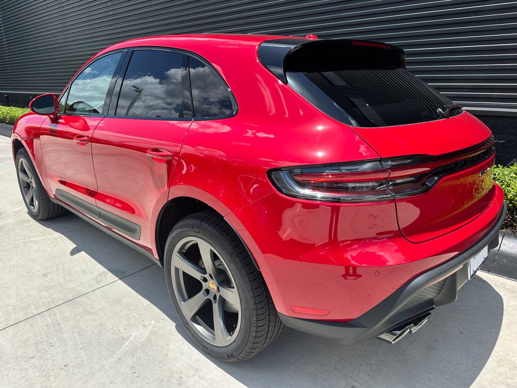 Used 2026 Porsche Macan AWD/4WD image 3