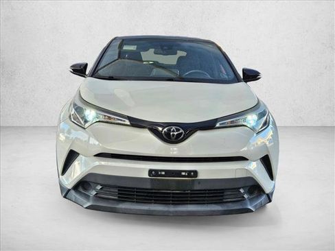 Used 2019 Toyota C-HR XLE image 2