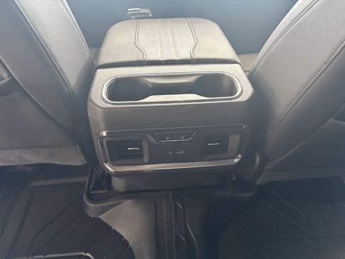 Used 2025 Chevrolet Silverado 1500 High Country image 22