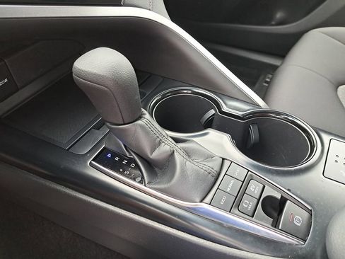 Certified 2019 Toyota Camry LE image 24