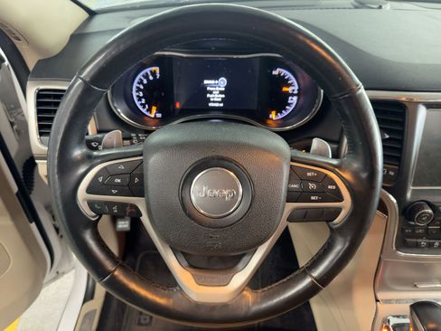 Used 2017 Jeep Grand Cherokee Limited w/ Luxury Group II image 18