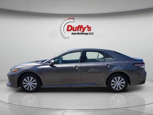 Used 2020 Toyota Camry LE FWD image 16