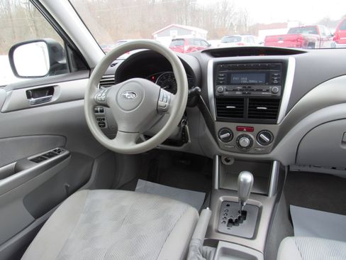 Used 2010 Subaru Forester 2.5X Premium w/ Popular Equipment Group 1A image 10